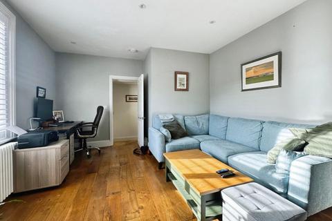 2 bedroom apartment to rent, High Street, Henfield