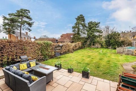 4 bedroom semi-detached house for sale, BURROWS CLOSE, GREAT BOOKHAM, KT23