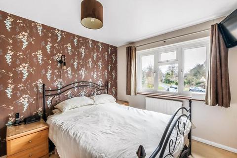 8 Burrows Close, Bookham, Leatherhead, KT23 3HB