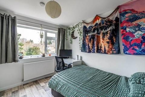 8 Burrows Close, Bookham, Leatherhead, KT23 3HB