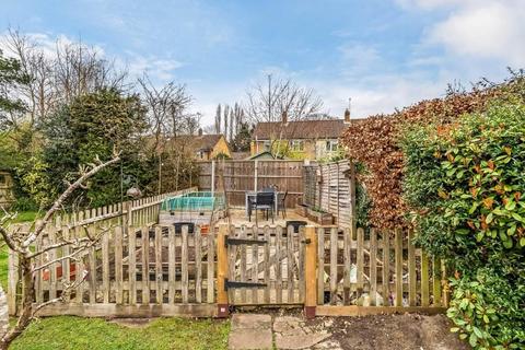 8 Burrows Close, Bookham, Leatherhead, KT23 3HB