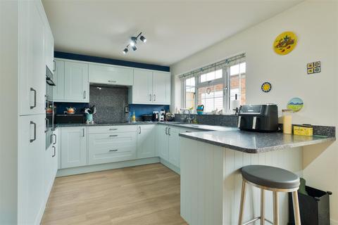 4 bedroom semi-detached house for sale, The Avenue, Greenacres, Aylesford