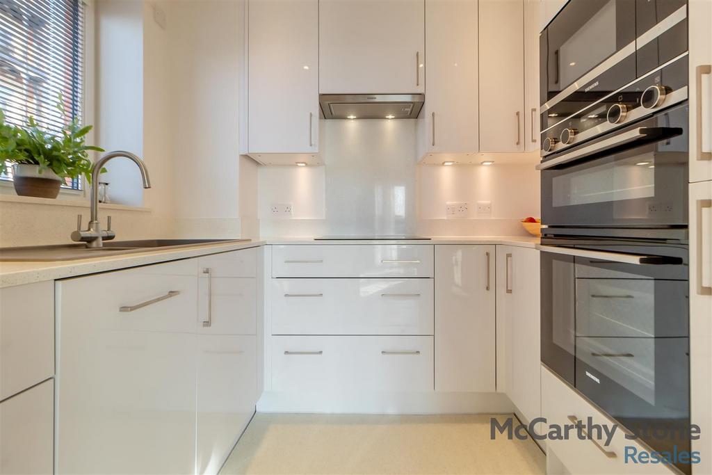 8636694-interior02.jpg