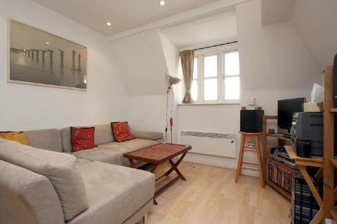 2 bedroom apartment to rent, Long Lane, London, SE1