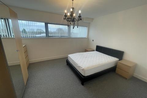 2 bedroom apartment to rent, Southpoint Burnage