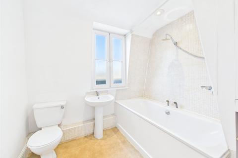 undefined, Twickenham Road, Teddington