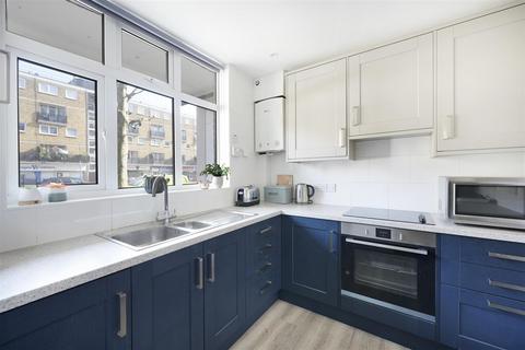 3 bedroom maisonette for sale, Donegal House, Cambridge Heath Road, London