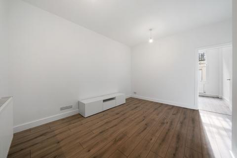 1 bedroom flat for sale, Cornwall Gardens, London, SW7