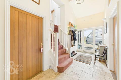 3 bedroom barn conversion for sale, Low Street, Oakley, Diss