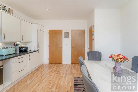 3 bedroom end of terrace house for sale, Canning Square, Enfield