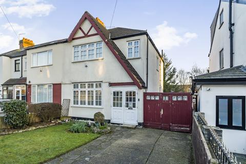 3 bedroom end of terrace house for sale, Selworthy Road, London