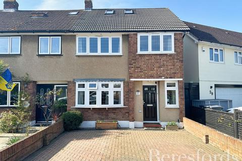 4 bedroom end of terrace house for sale, Wiltshire Avenue, Hornchurch, RM11