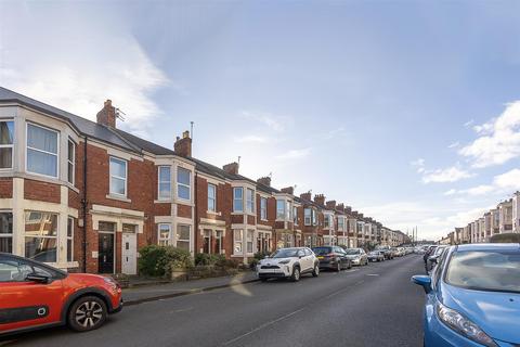 2 bedroom flat for sale, Warton Terrace, Heaton, Newcastle upon Tyne