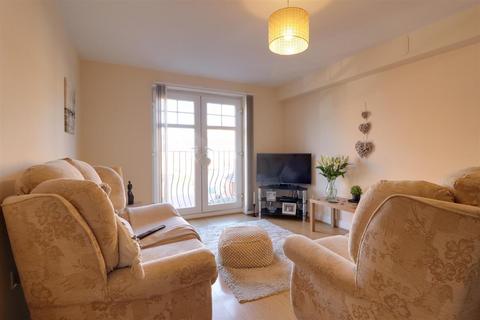 2 bedroom flat for sale, Blount Close, Crewe