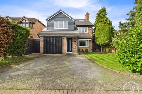 5 bedroom detached house for sale, Wike Ridge Avenue, Leeds