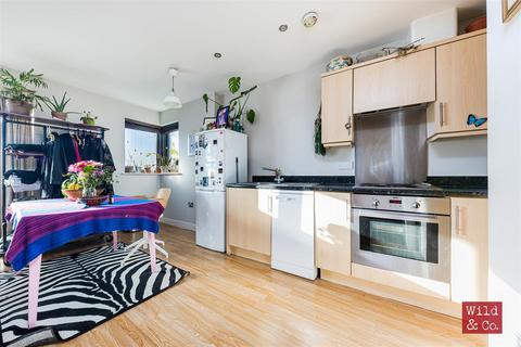 2 bedroom flat to rent, Woodmill Road, Hackney