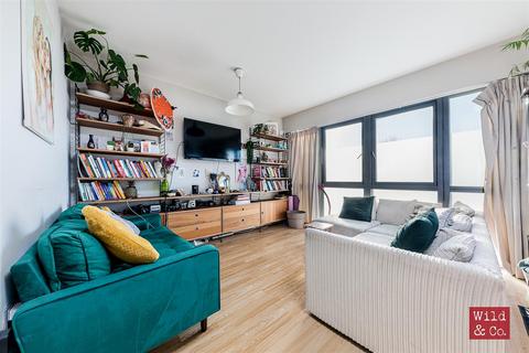 2 bedroom flat to rent, Woodmill Road, Hackney