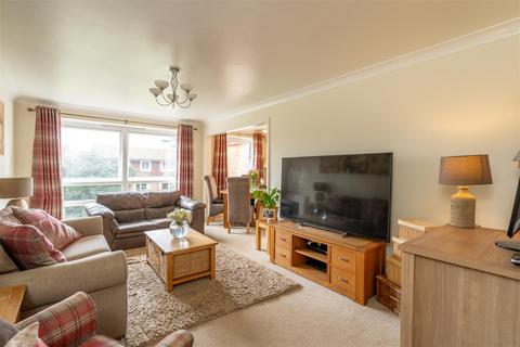 2 bedroom apartment for sale, Kyoto Court, Bognor Regis