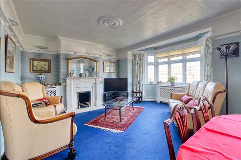 4 Eton Road, Frinton-on-sea, CO13 9JA