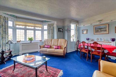 4 Eton Road, Frinton-on-sea, CO13 9JA