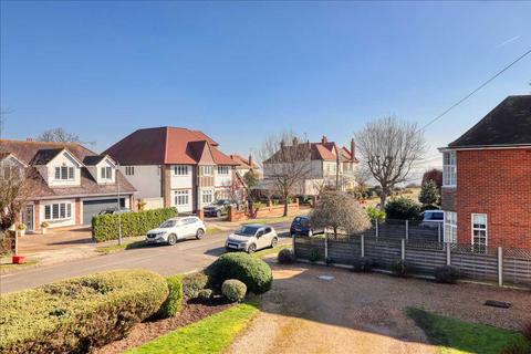 4 Eton Road, Frinton-on-sea, CO13 9JA