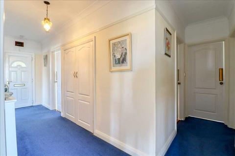 4 Eton Road, Frinton-on-sea, CO13 9JA