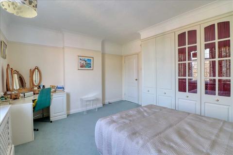 4 Eton Road, Frinton-on-sea, CO13 9JA