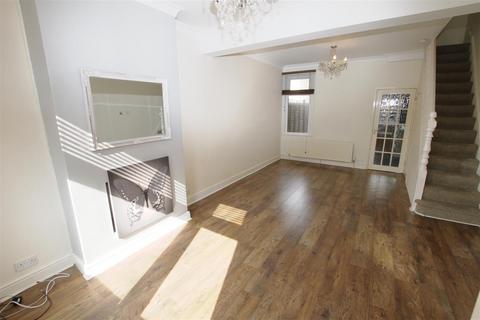 2 bedroom terraced house to rent, Brighton Avenue, Southend-On-Sea