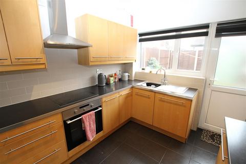 2 bedroom terraced house to rent, Brighton Avenue, Southend-On-Sea