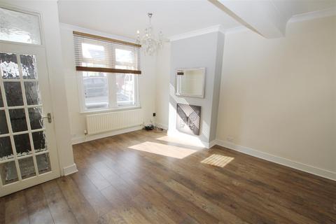 2 bedroom terraced house to rent, Brighton Avenue, Southend-On-Sea