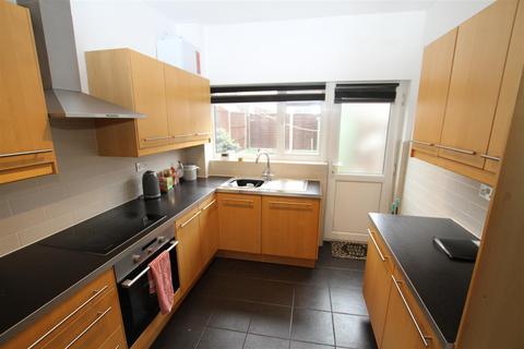 2 bedroom terraced house to rent, Brighton Avenue, Southend-On-Sea