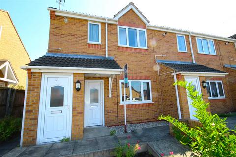 2 bedroom flat for sale, Shakespeare Crescent, Castleford