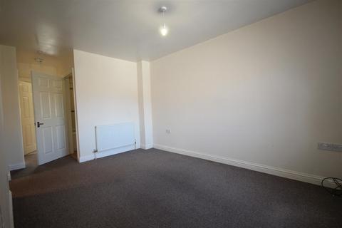 2 bedroom flat for sale, Shakespeare Crescent, Castleford