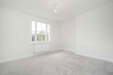 2 bedroom flat to rent, King Henrys Road, London NW3