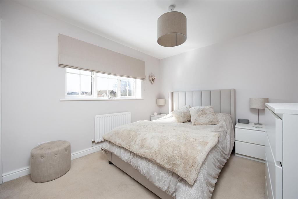 78 Lacock Gardens Trowbridge BA14 7 TG (17).jpg