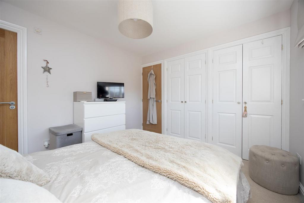 78 Lacock Gardens Trowbridge BA14 7 TG (18).jpg