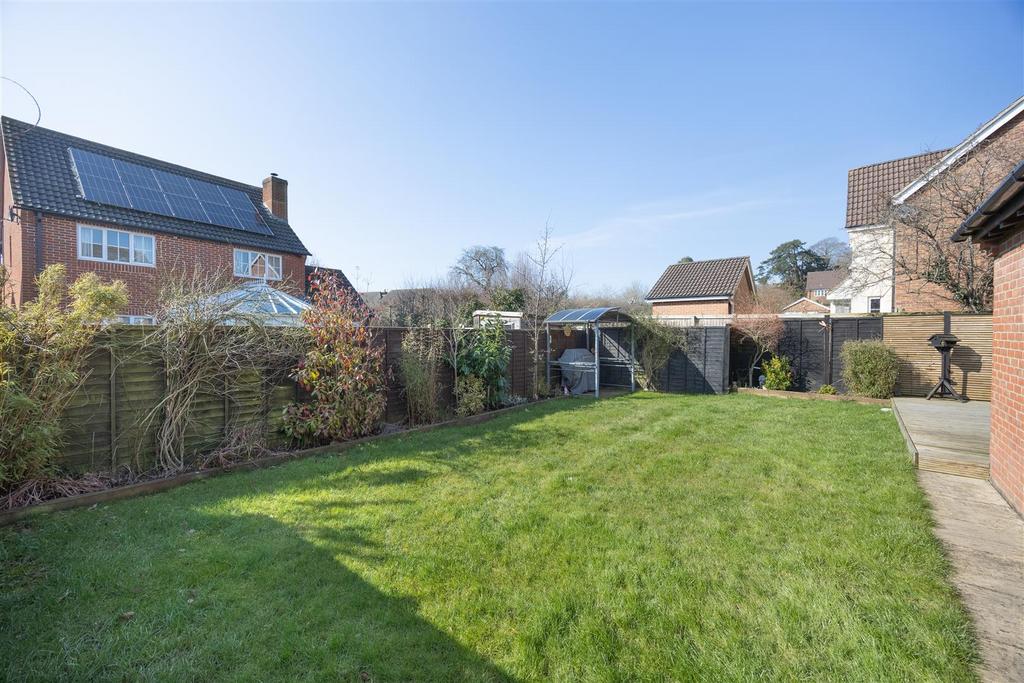 78 Lacock Gardens Trowbridge BA14 7 TG (30).jpg