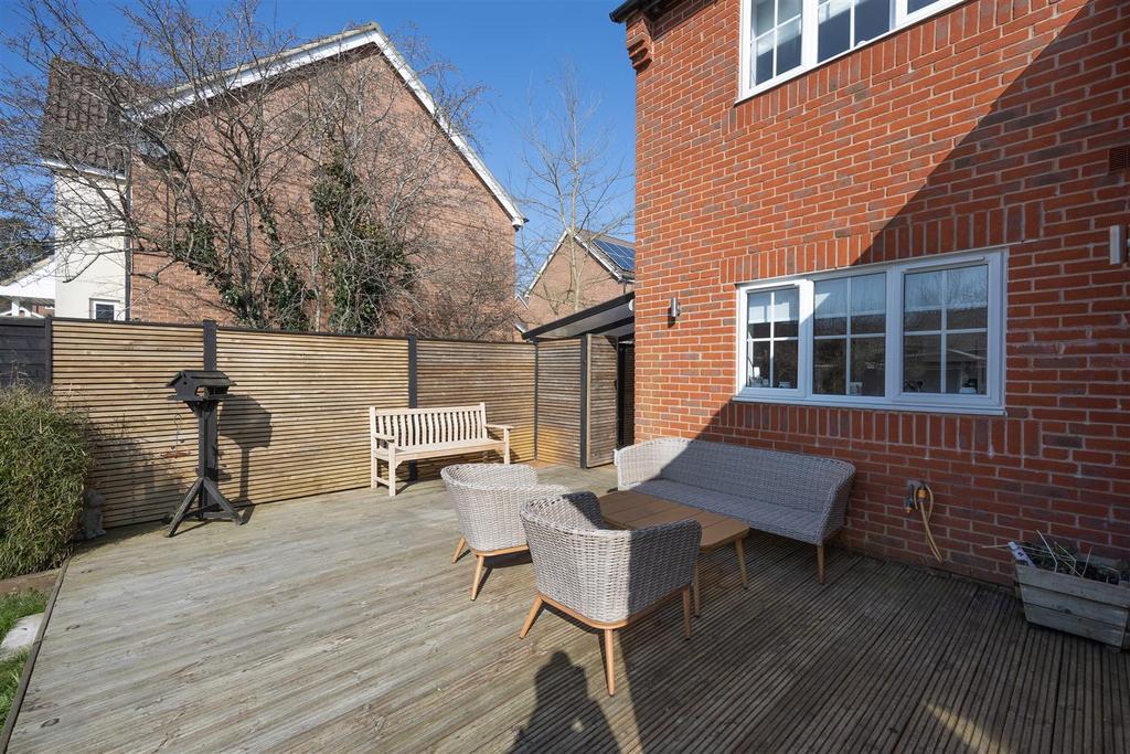 78 Lacock Gardens Trowbridge BA14 7 TG (33).jpg