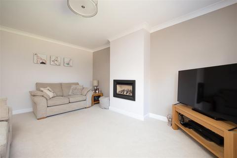 78 Lacock Gardens, Hilperton, Trowbridge, BA14 7TG