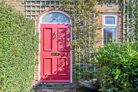 3 bedroom cottage for sale, Orchid Street, Shepherd's Bush, London, W12
