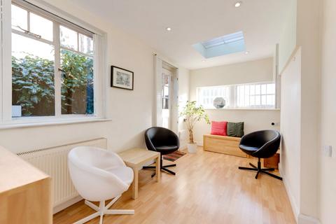 4 bedroom semi-detached house for sale, Brim Hill, London