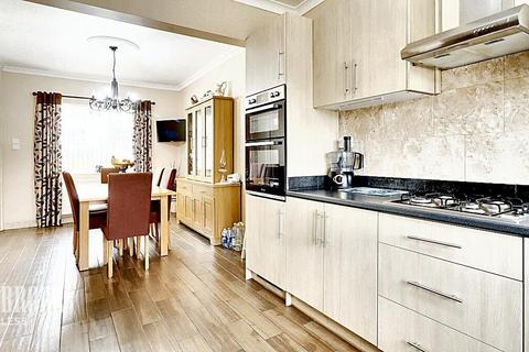 77 Bacons Lane, Chesterfield, S40 2SX