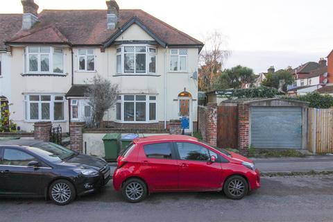 3 bedroom end of terrace house to rent, Cedar Road, Southampton