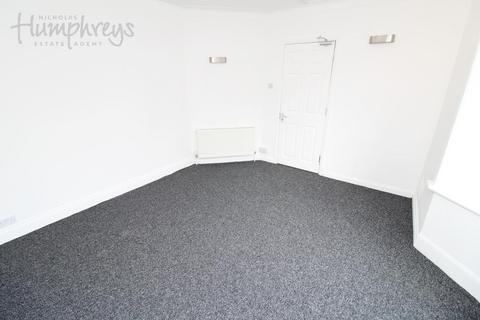 3 bedroom end of terrace house to rent, Cedar Road, Southampton