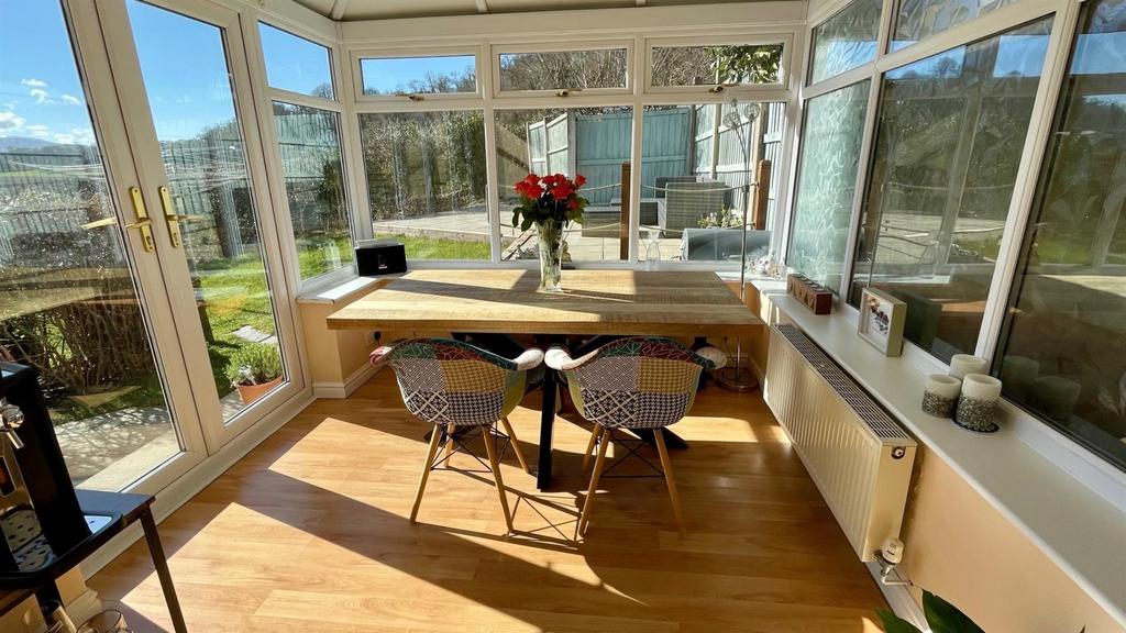 Conservatory/dining room
