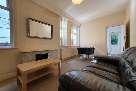 3 bedroom duplex to rent, St. Isan Road, Cardiff CF14