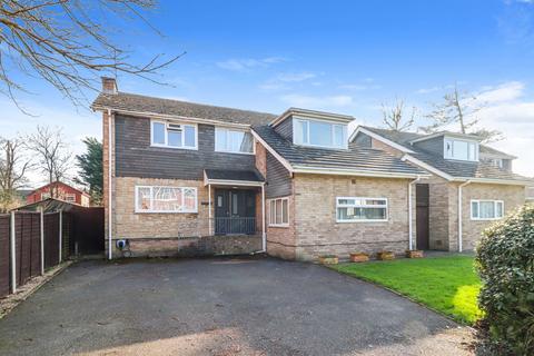 4 bedroom detached house for sale, Ray Park Road, Maidenhead SL6