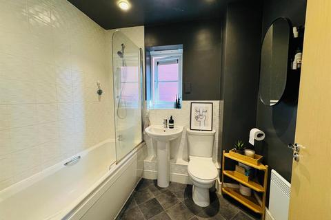 80 Highfields Park Drive, Derby, DE22 1JU