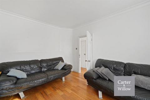 3 bedroom terraced house for sale, Winterbourne Road, Dagenham, Essex