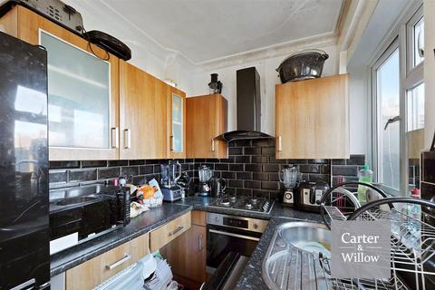 3 bedroom terraced house for sale, Winterbourne Road, Dagenham, Essex